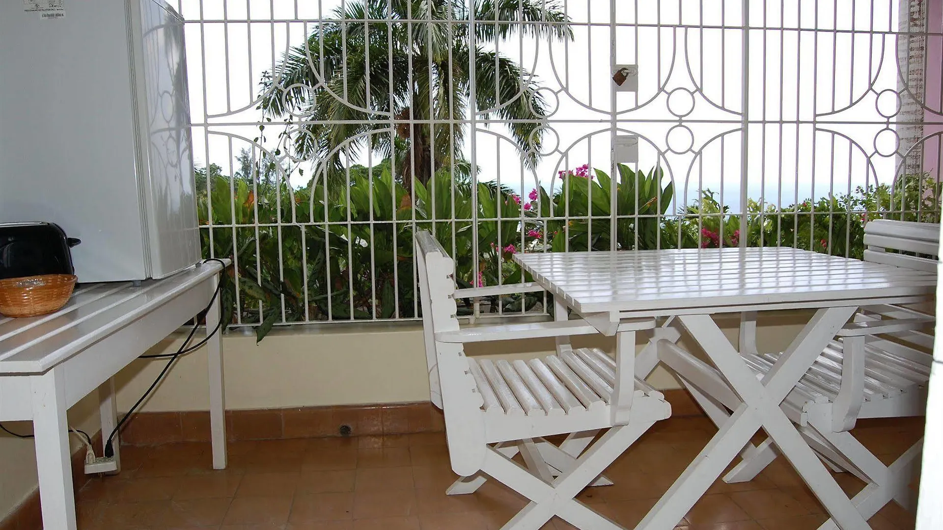 ** Hotel Inn At Shaw Park Gardens & Waterfalls Ocho Rios Jamaica